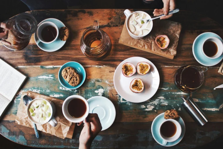 Modern ceramic tea cup set